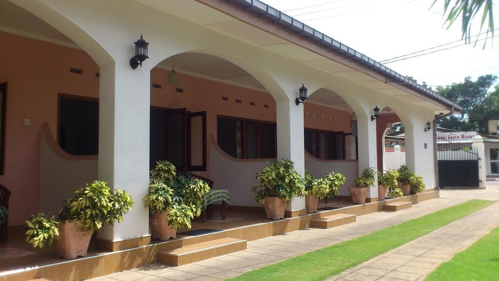 Ocean View Tourist Guest House At Negombo Beach Near The Airport Esterno foto