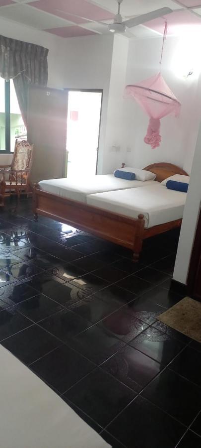 Ocean View Tourist Guest House At Negombo Beach Near The Airport Esterno foto