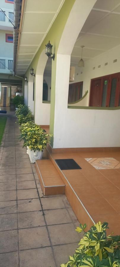Ocean View Tourist Guest House At Negombo Beach Near The Airport Esterno foto