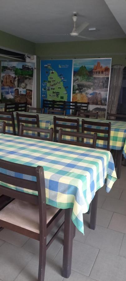 Ocean View Tourist Guest House At Negombo Beach Near The Airport Esterno foto
