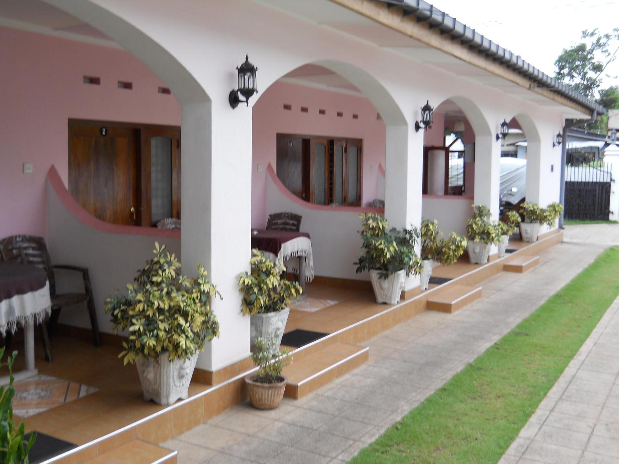 Ocean View Tourist Guest House At Negombo Beach Near The Airport Esterno foto