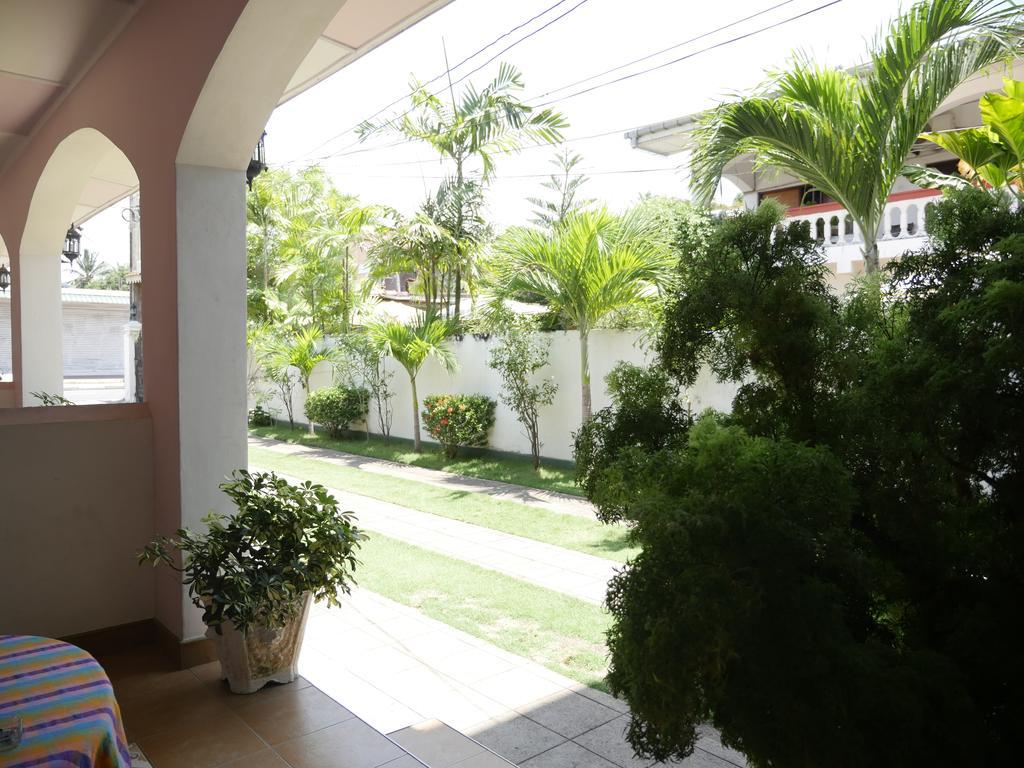 Ocean View Tourist Guest House At Negombo Beach Near The Airport Esterno foto