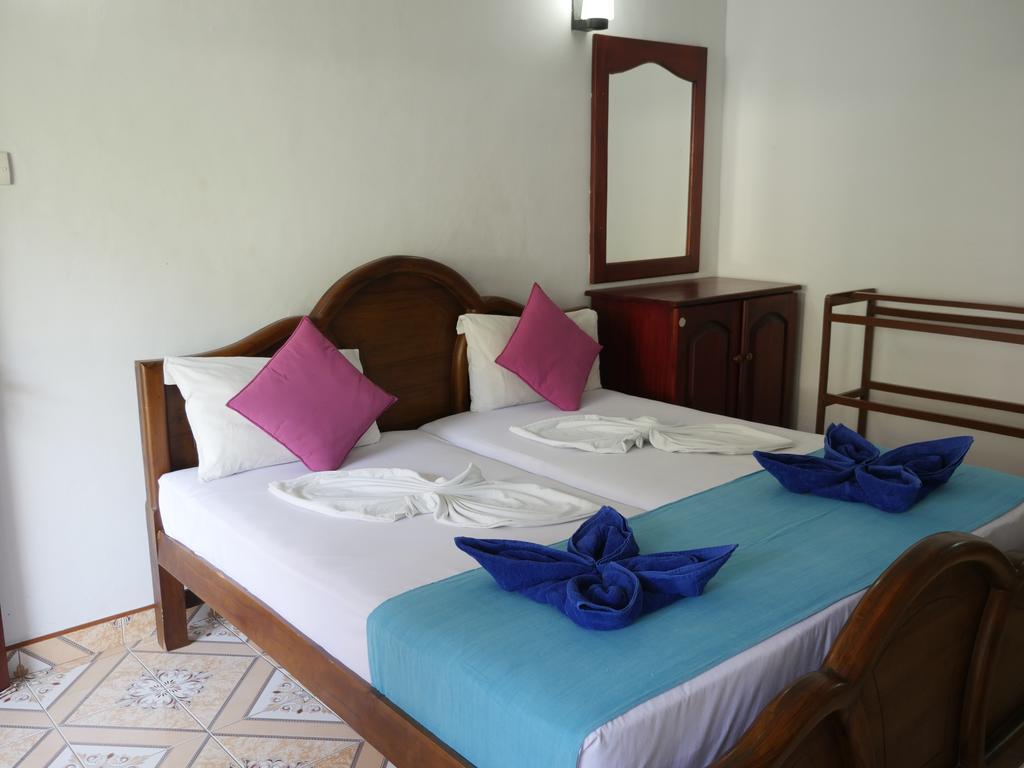 Ocean View Tourist Guest House At Negombo Beach Near The Airport Esterno foto