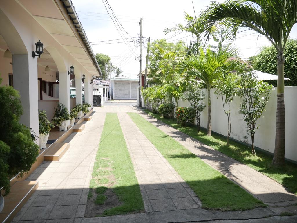 Ocean View Tourist Guest House At Negombo Beach Near The Airport Esterno foto