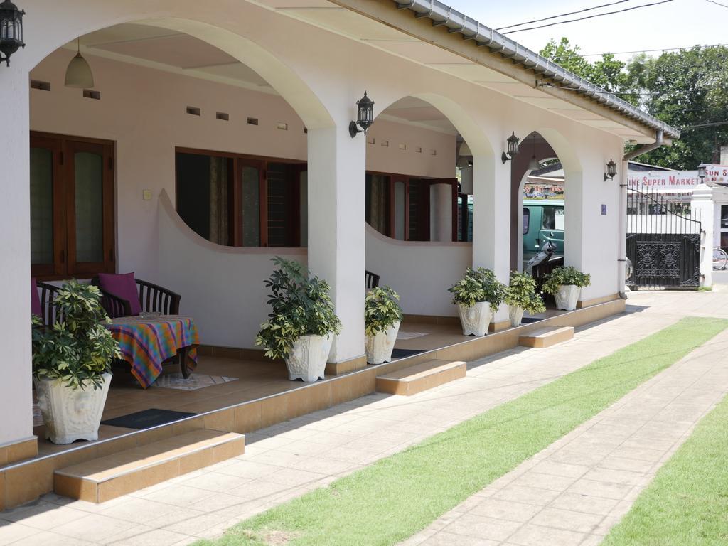 Ocean View Tourist Guest House At Negombo Beach Near The Airport Esterno foto